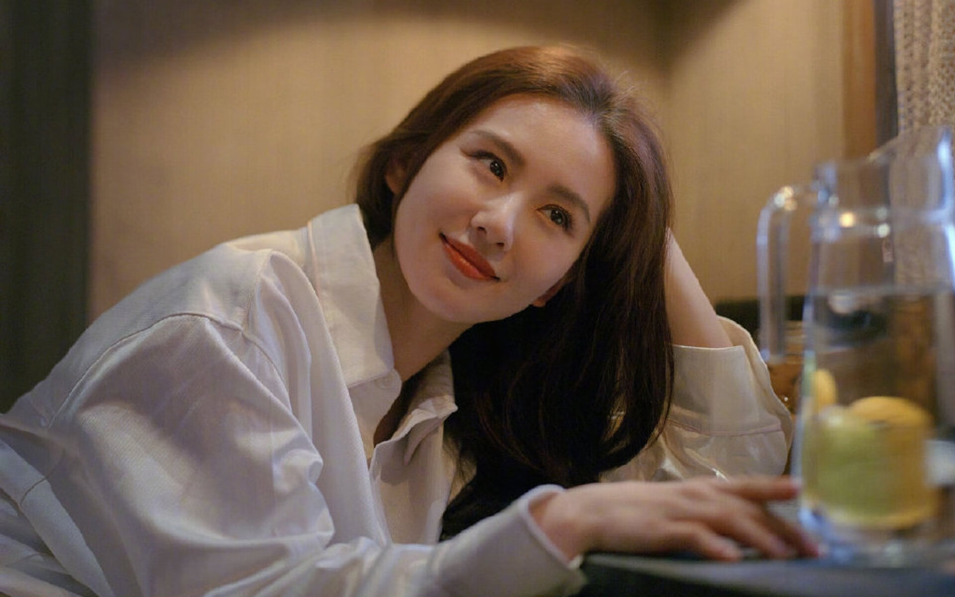 im电竞官网首页-谷爱凌滑雪大片展现力与美结合，滑雪冠军谷爱凌是中国人吗